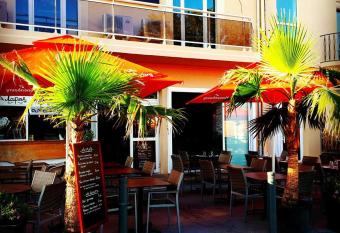 Hotel Restaurant L Escale allows 18 year olds to book a room