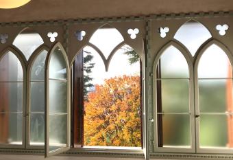 Il Selese allows 18 year olds to book a room