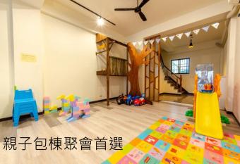                         -                      has Balcony rooms