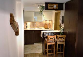 Momo s Studio Apartment Zagreb allows 18 year olds to book a room