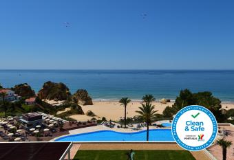 Pestana Alvor Praia Premium Beach & Golf Resort allows 18 year olds to book a room