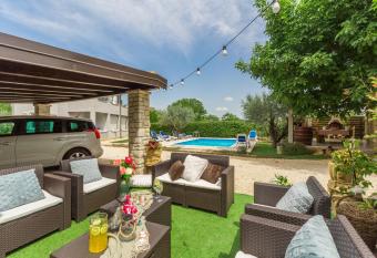 Apartman LESA has Balcony rooms