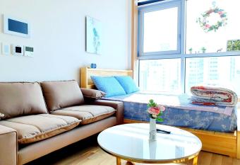 Y stay allows 18 year olds to book a room