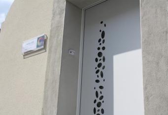 L Atelier - G  te & Spa allows 18 year olds to book a room