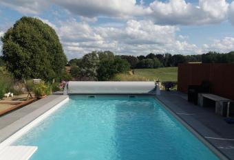 Le sentier des   tangs has Balcony rooms