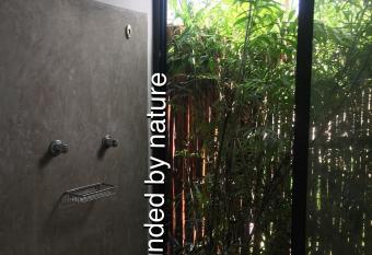 Estancia Lapisl  zuli allows 18 year olds to book a room