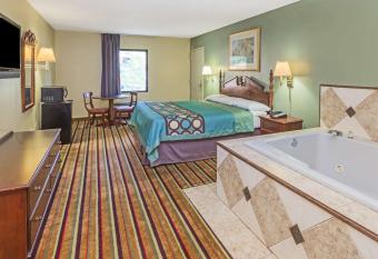 Super 8 by Wyndham Norcross/I-85 Atlanta has Smoking/Balcony rooms