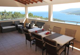 Apartments Mareblu has Balcony rooms