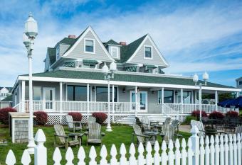 The Shore House has Balcony rooms