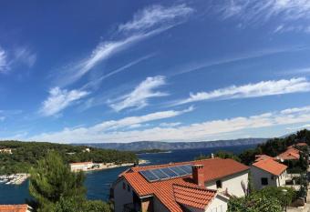 Apartment BLUE Jelsa has Balcony rooms