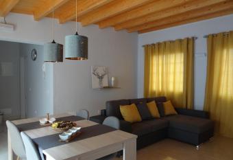 La Casita de Brownie has Balcony rooms