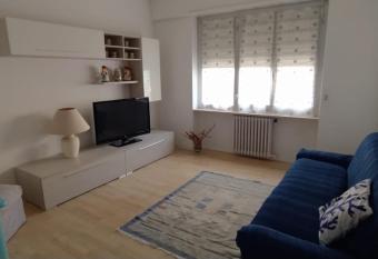 Sweet Lina Holiday home allows 18 year olds to book a room