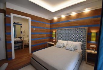 Melody Sorrento Suites has Balcony rooms