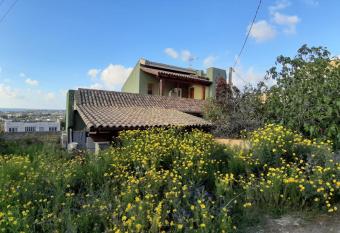 Villa Anna allows 18 year olds to book a room