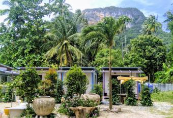 Baan Suchanuch has Balcony rooms