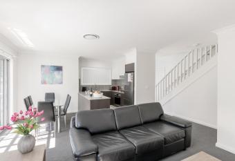 Wallsend on Longworth has Balcony rooms