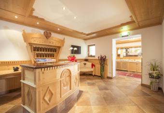 Alpenpension Pfurtscheller has Balcony rooms