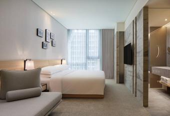 Four Points by Sheraton Linkou allows 18 year olds to book a room