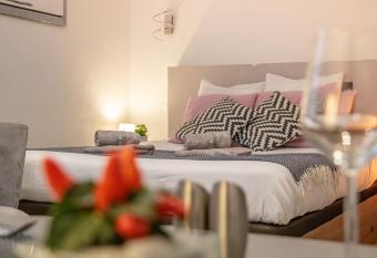 Le Paquier - Avec Baln  o - Au C  ur d Annecy - Majord Home allows 18 year olds to book a room