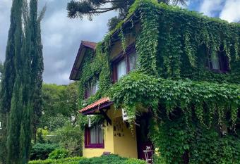 Petit Hotel Provence Gramado allows 18 year olds to book a room