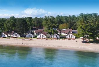 Beach House Lakeside Cottages allows 18 year olds to book a room