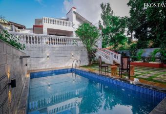 EKO STAY- Villa BLANCO has Smoking/Balcony rooms