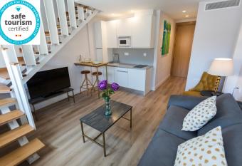 Casa de la Merced Suites allows 18 year olds to book a room