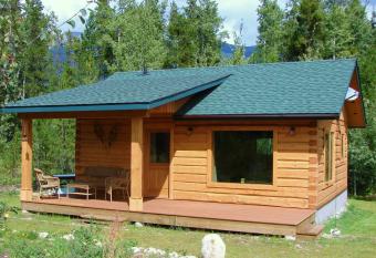 Mica Mountain Lodge & Log Cabins has Balcony rooms