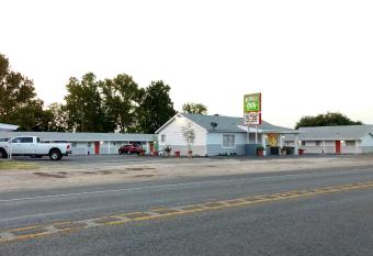 Budget Inn Hamilton has Smoking rooms