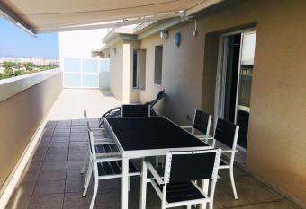 Apartamento LUZ allows 18 year olds to book a room