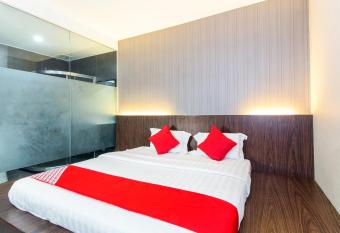 Super OYO 340 Comfort Hotel allows 18 year olds to book a room