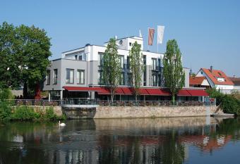 Hotel Eberhards am Wasser allows 18 year olds to book a room