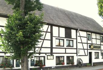 Hotel Lindenhof allows 18 year olds to book a room