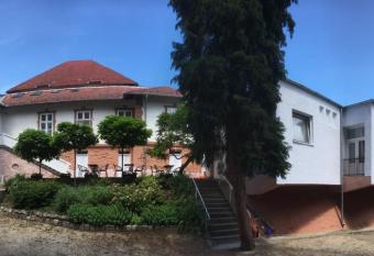 Kiss Villa allows 18 year olds to book a room