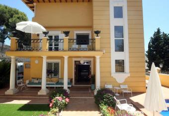 Hotel Boutique Villa Lorena by Charming Stay Adults Recommended allows 18 year olds to book a room