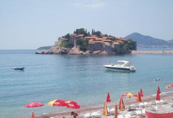 Apartments Secret Garden has Balcony rooms