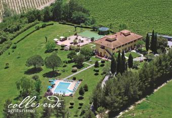 Agriturismo Colleverde allows 18 year olds to book a room