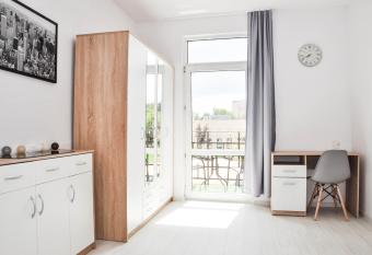 Ronus Apartments     d   Pomorska 116 -Bezp  atny Parking has Balcony rooms