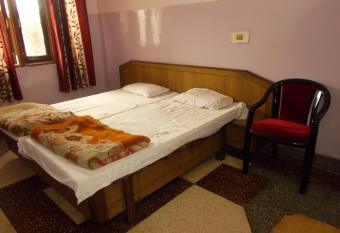 Economical Rooms near Triveni Ghat has Balcony rooms