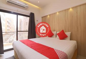 24 Gold Hotel allows 18 year olds to book a room