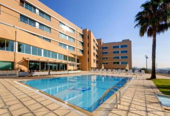 TRYP by Wyndham Porto Expo Hotel allows 18 year olds to book a room