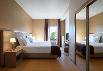 TRYP by Wyndham Porto Centro Hotel allows 18 year olds to book a room