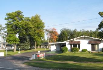 Starlite Budget Inn allows 18 year olds to book a room