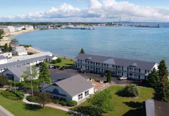 Sunrise Beach Motel has Balcony rooms