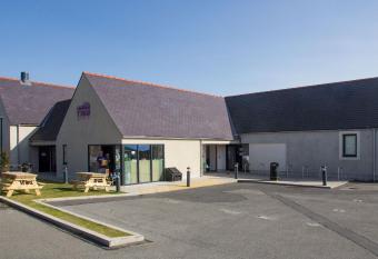 Canolfan Y Fron allows 18 year olds to book a room