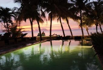 1000 Dream Bungalow has Balcony rooms