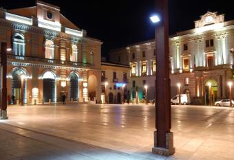 Alloggio in Centro Citt   con Parcheggio Privato e WIFI has Balcony rooms