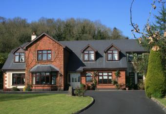 Dunaree Bed and Breakfast allows 18 year olds to book a room