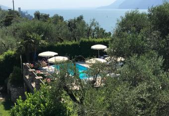 Villa Gaia has Balcony rooms