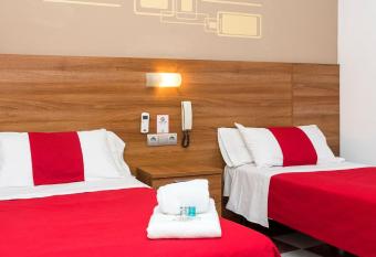 Hostal San Francisco allows 18 year olds to book a room